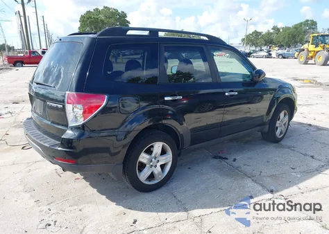 2010 Subaru Forester 2.5X Premium z USA, uszkodzony, nr VIN JF2SH6CC9AH759874